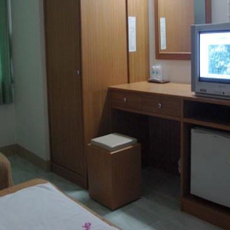 Chongko Guesthouse Patong Kültér fotó